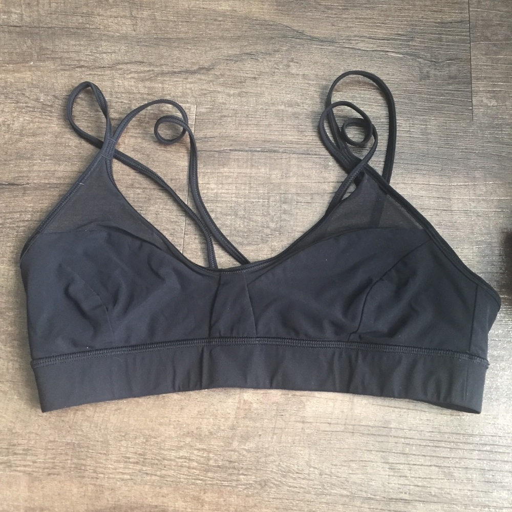 Lululemon arise bra